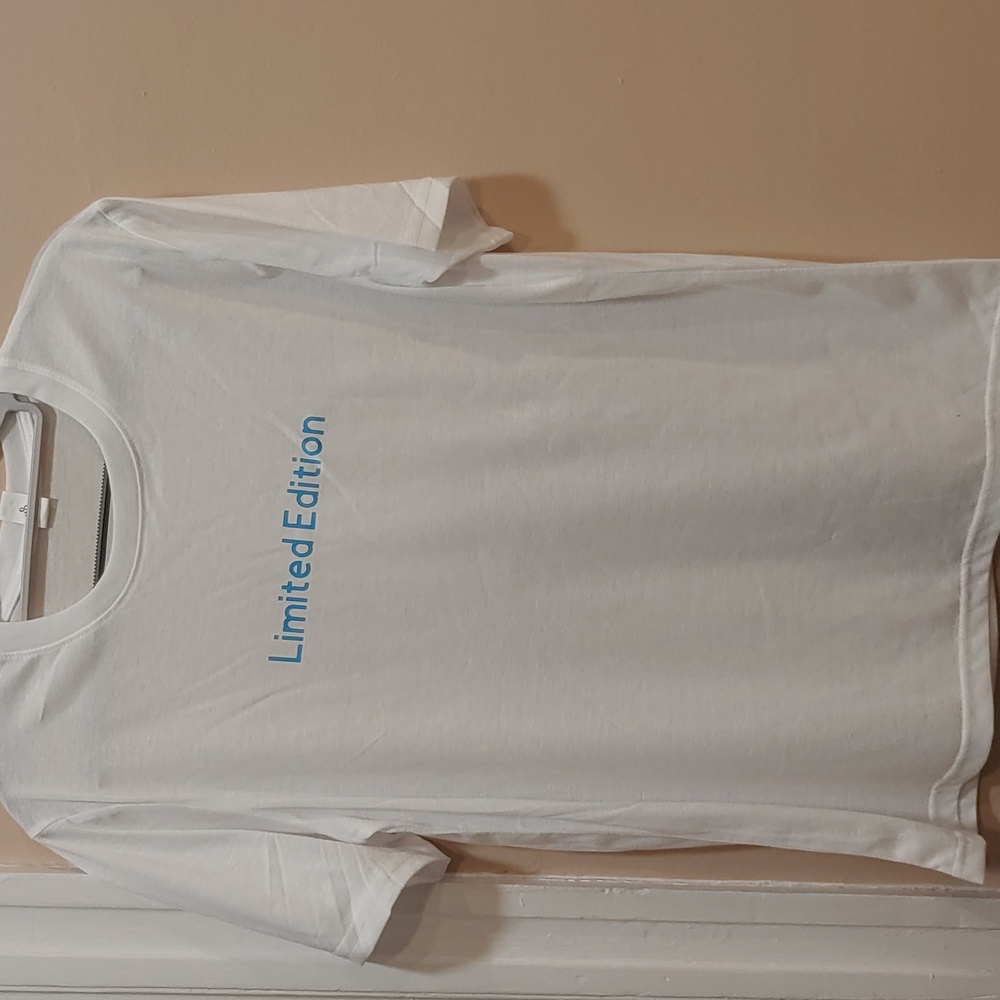 NWOT--TSHIRT--MEDIUM